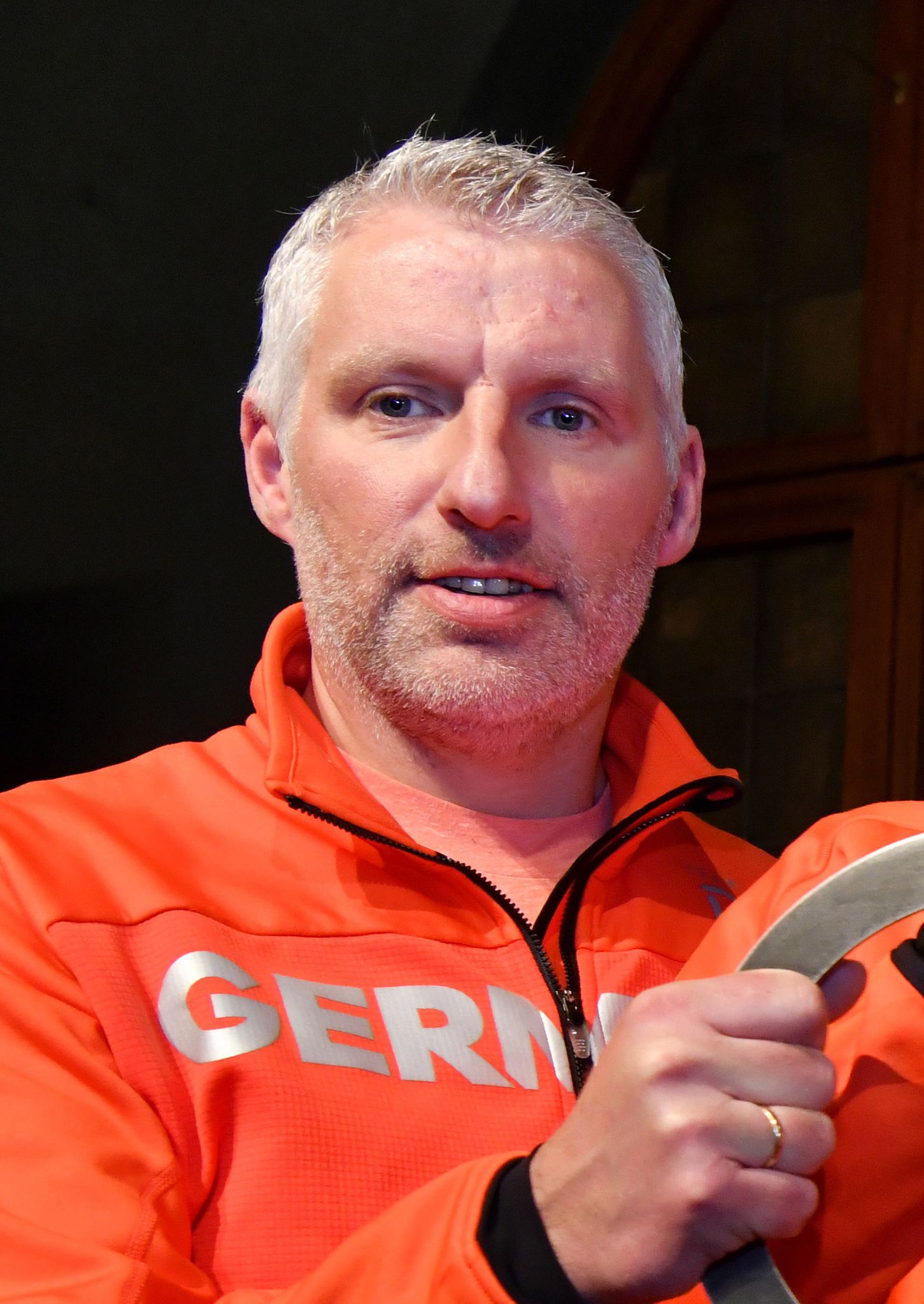 DEB-Sportdirektor Künast «zurückhaltend» in Impf-Debatte