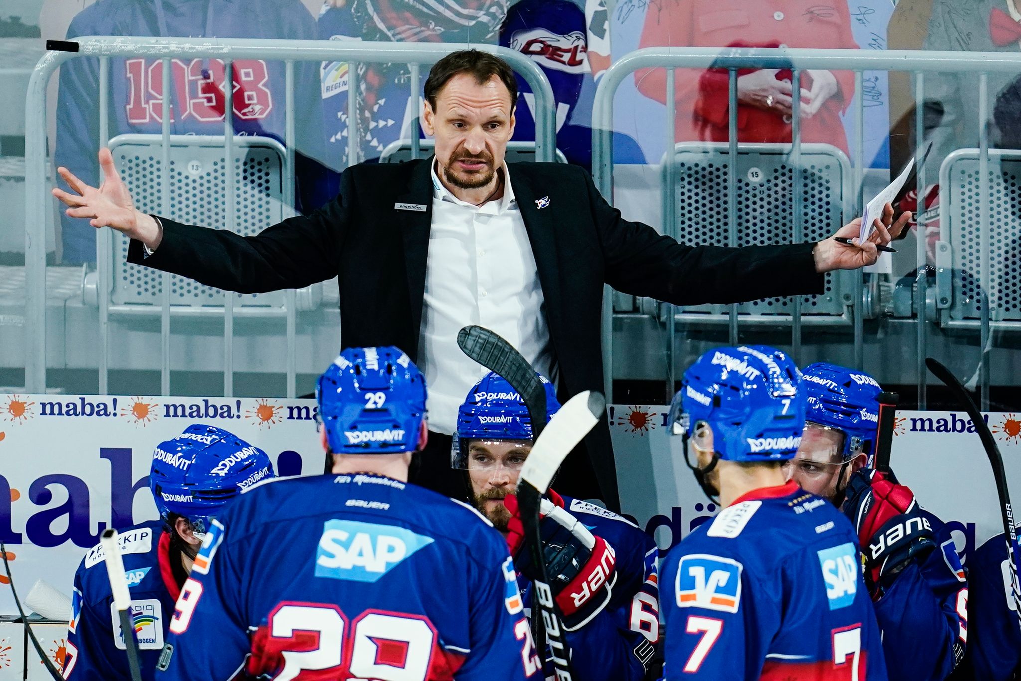 Niederlagen für Mannheim und Eisbären Berlin