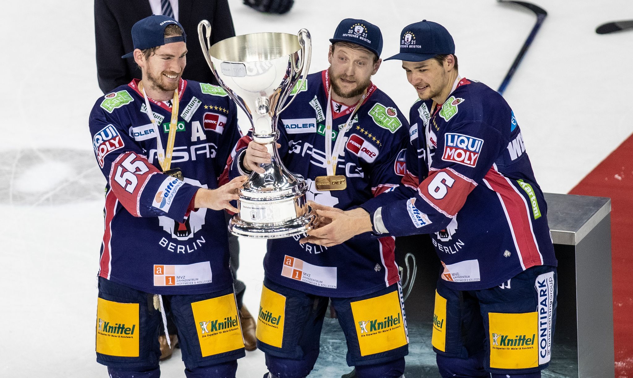 Ungewöhnliche Eisbären-Titel-Party: «Mit Abstand»
