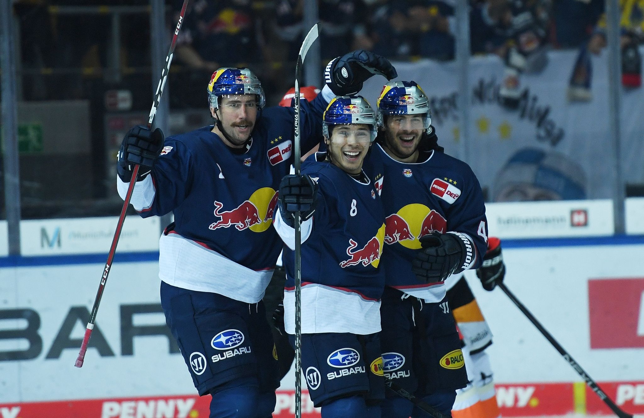 Red Bull München nach Sieg gegen EV Zug im Achtelfinale