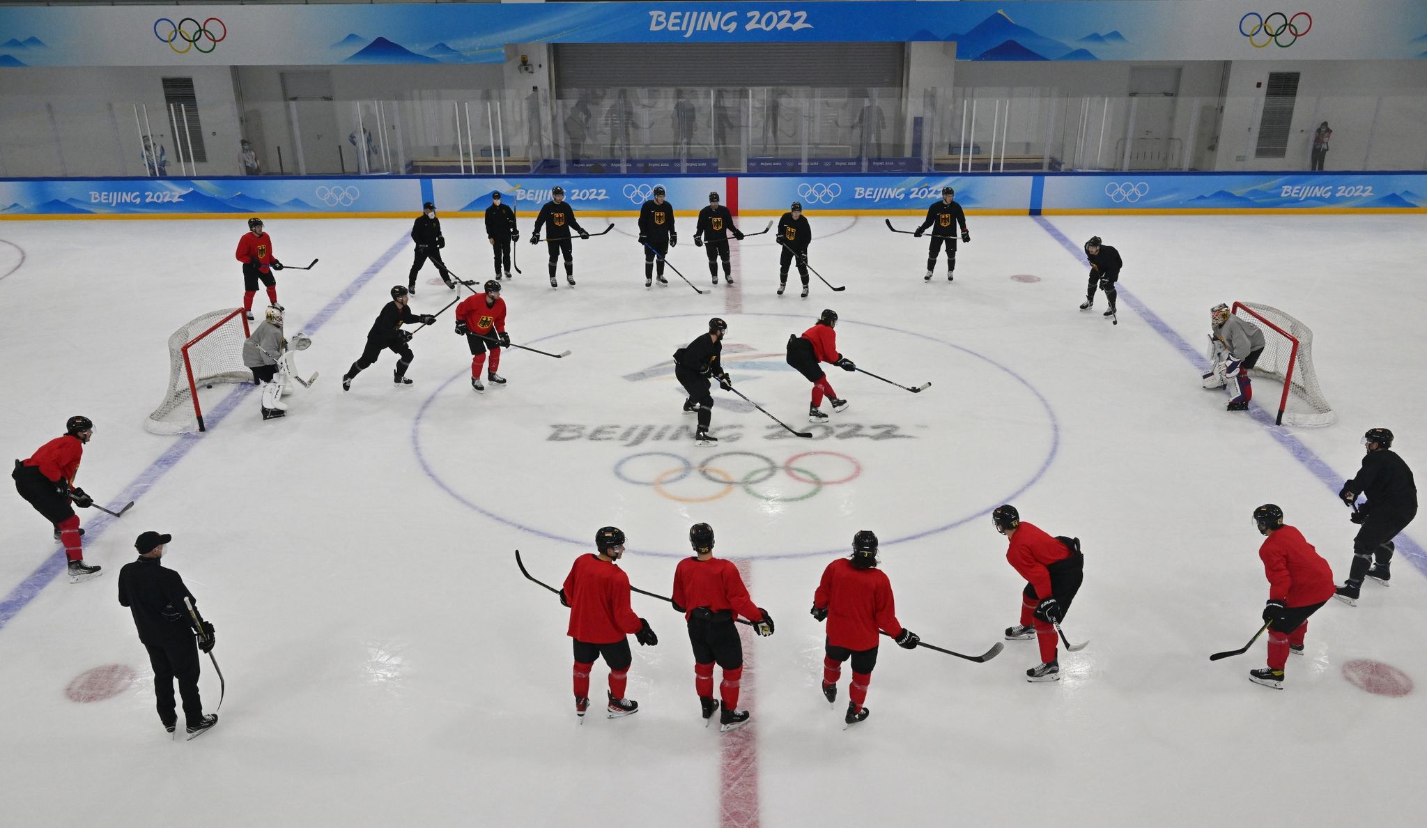 Eishockey-Training ohne vier Spieler