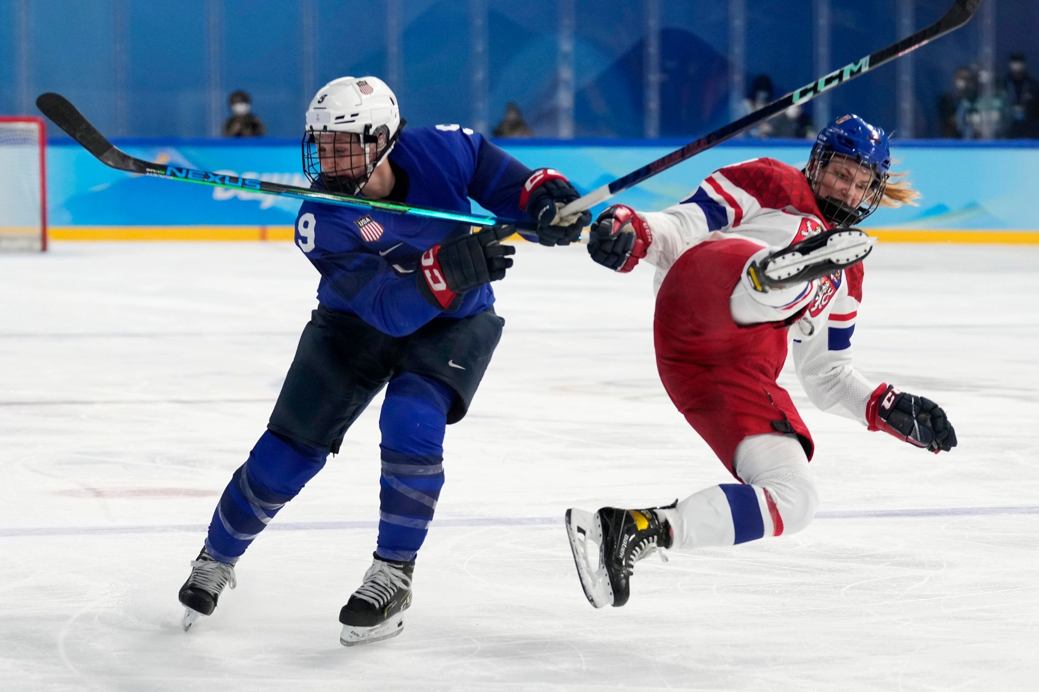 US-Eishockey-Frauen nur mit Mühe im Halbfinale