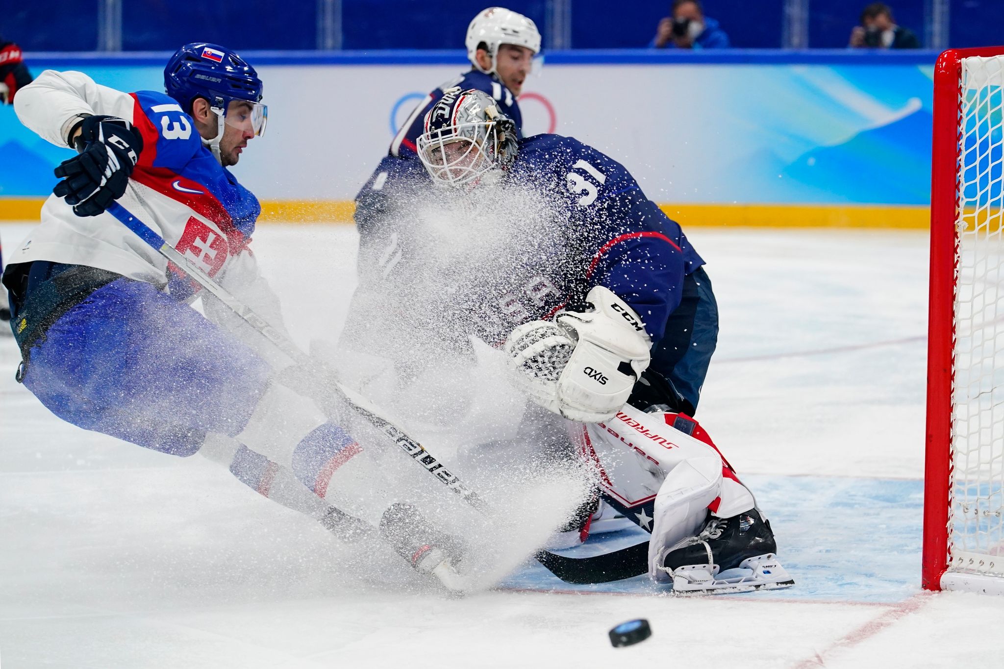 Slowakei und russisches Team im Eishockey-Halbfinale