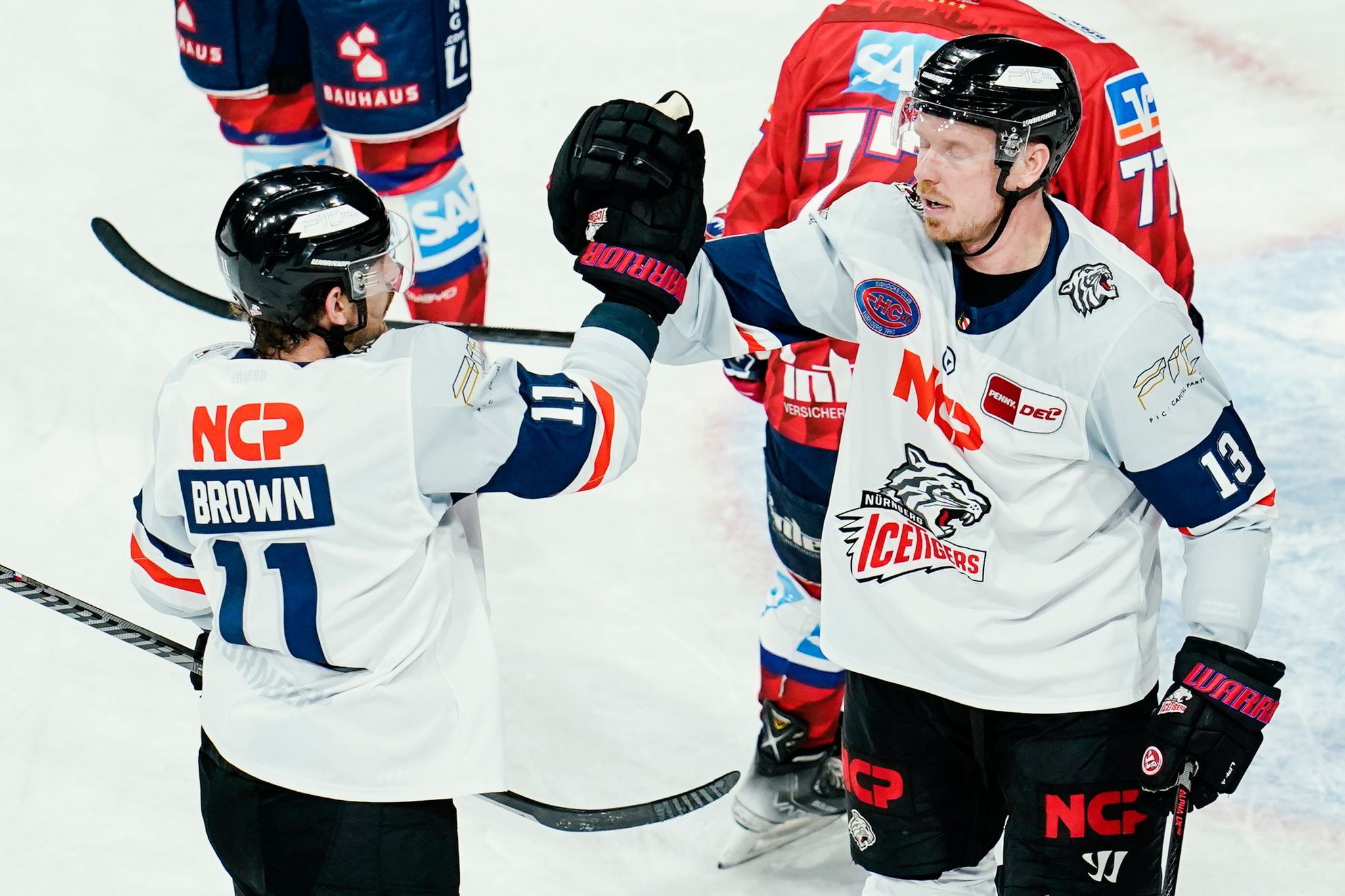 Positive Corona-Tests für Eishockeyprofis während DEL-Partie