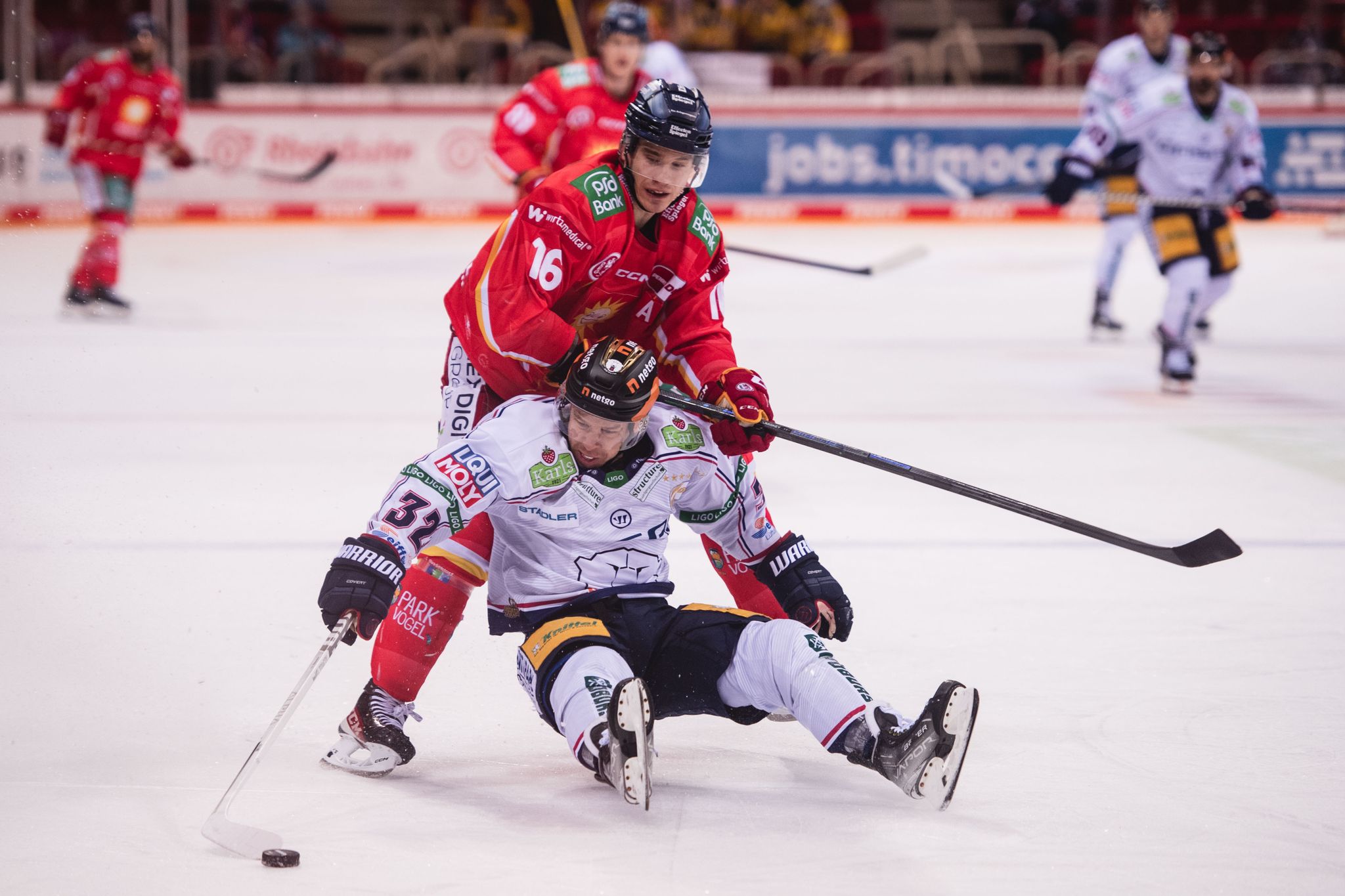 Wolfsburg dreht Spitzenspiel – Eisbären verspielen Führung