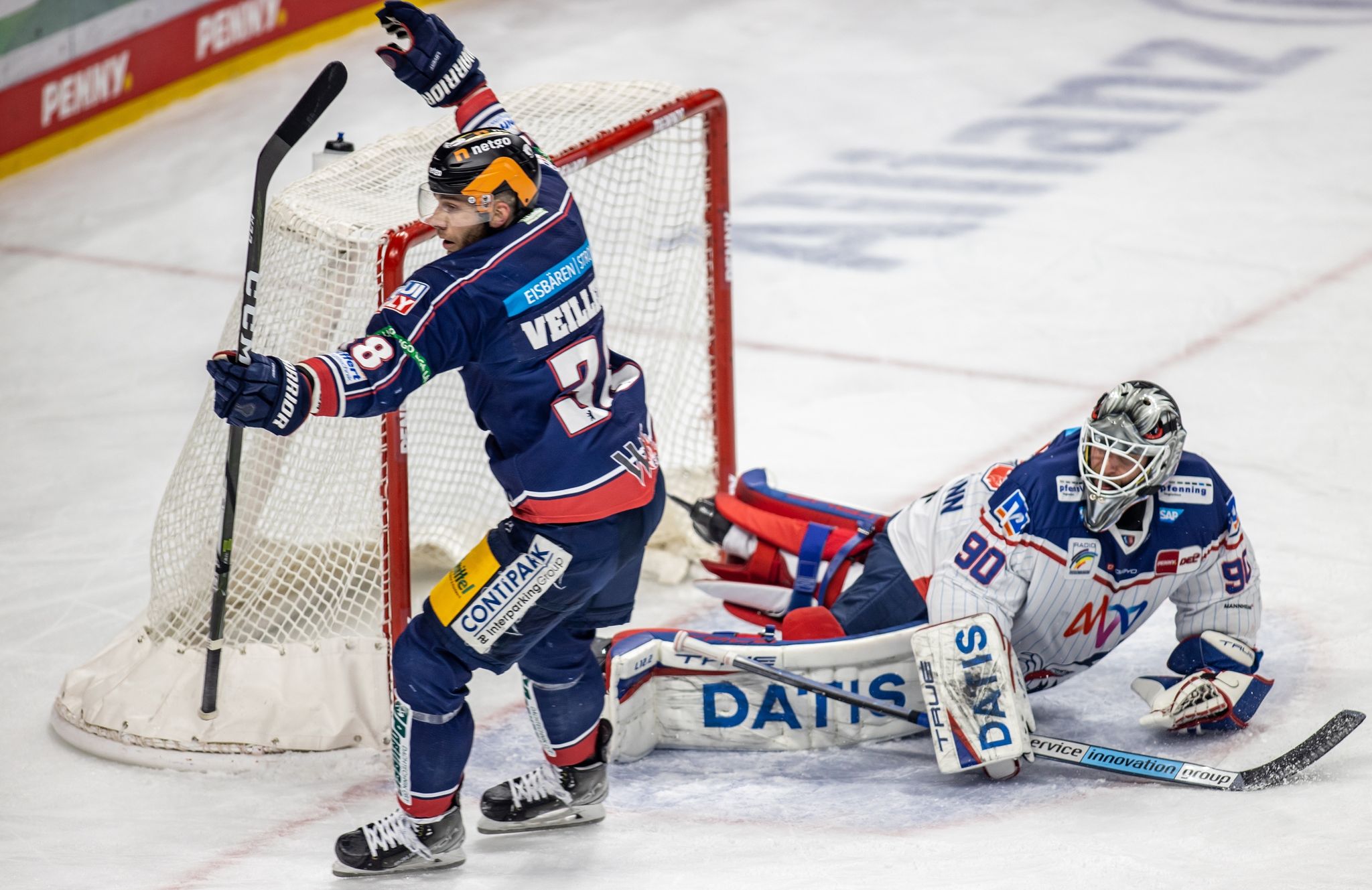 Favoriten gewinnen zum Halbfinal-Auftakt der Playoffs