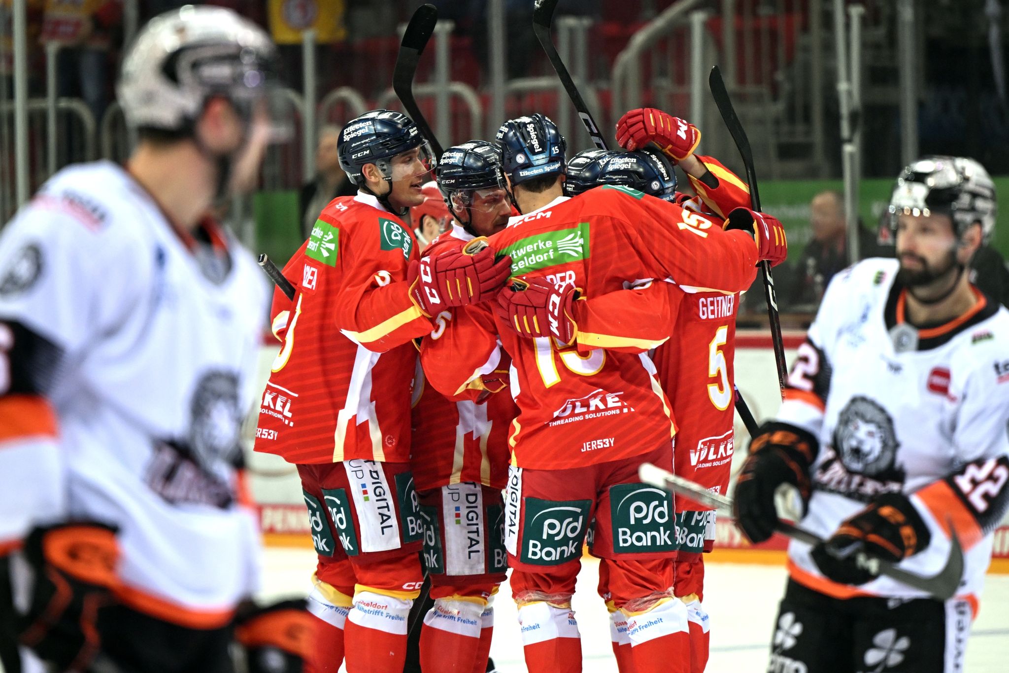 DEG und Bremerhaven vor Viertelfinal-Einzug in DEL-Playoffs