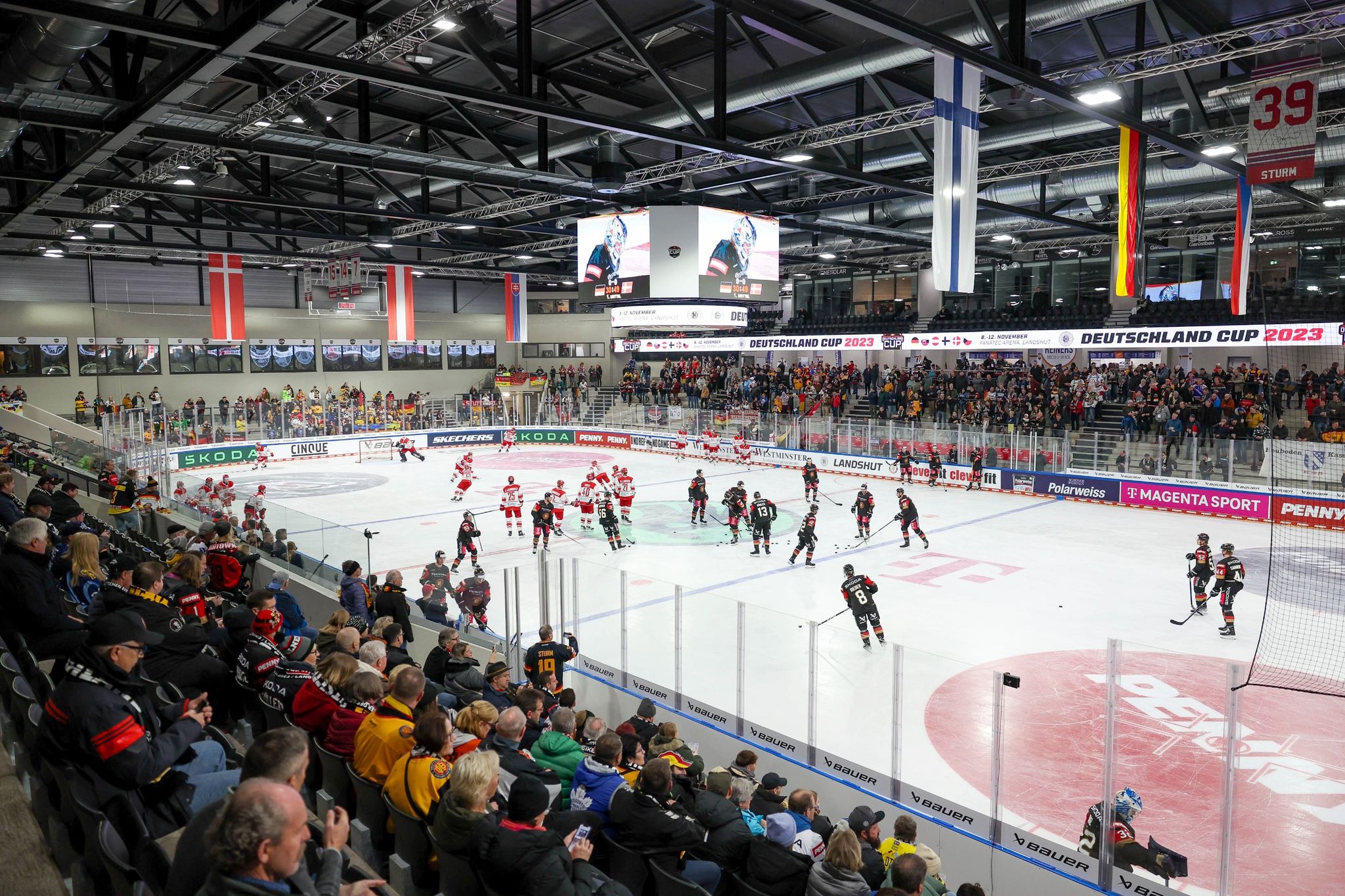 DEB will 2027 Eishockey-WM der Männer und Frauen ausrichten