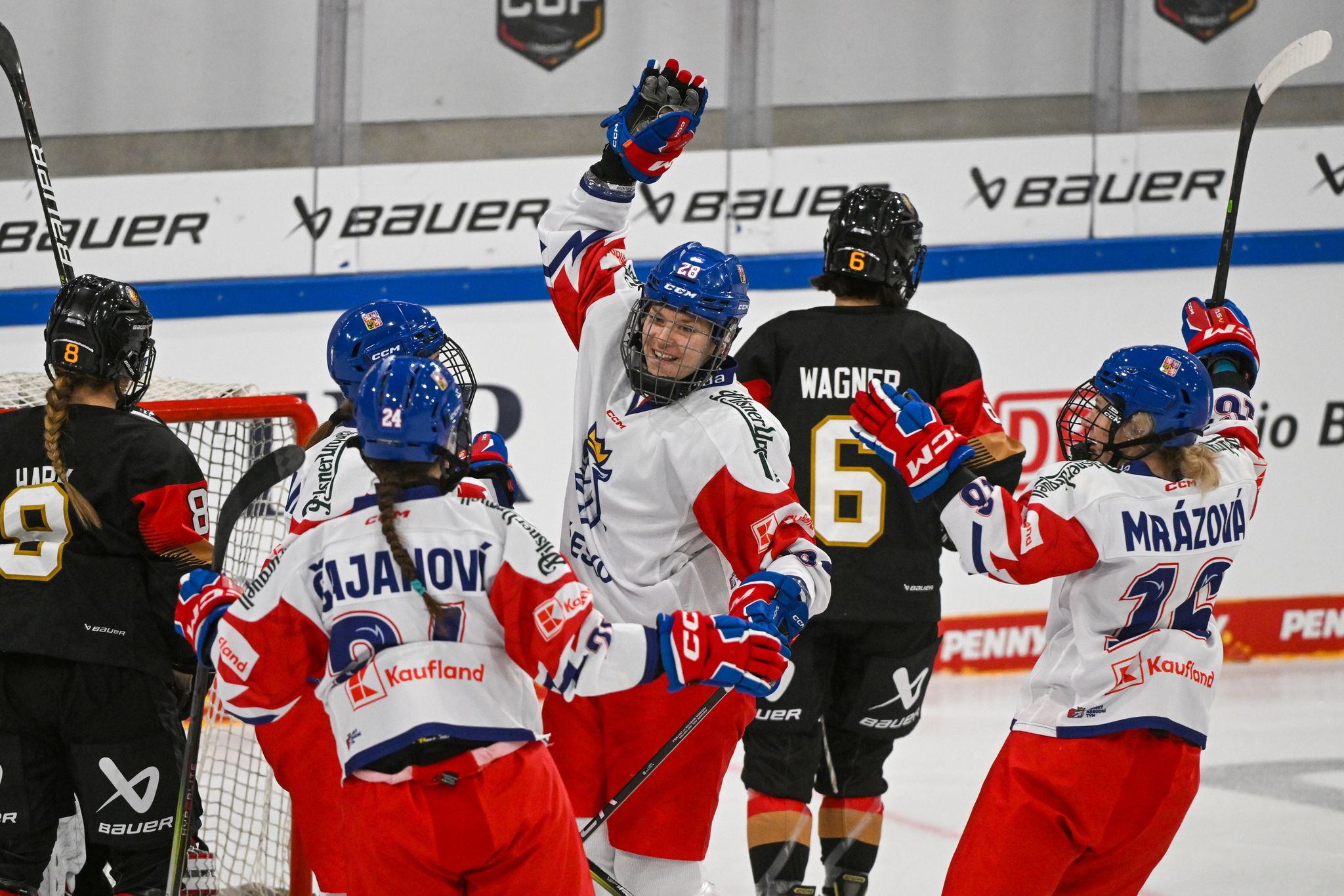 DEB-Frauen nach 0:8 Dritter beim Deutschland Cup