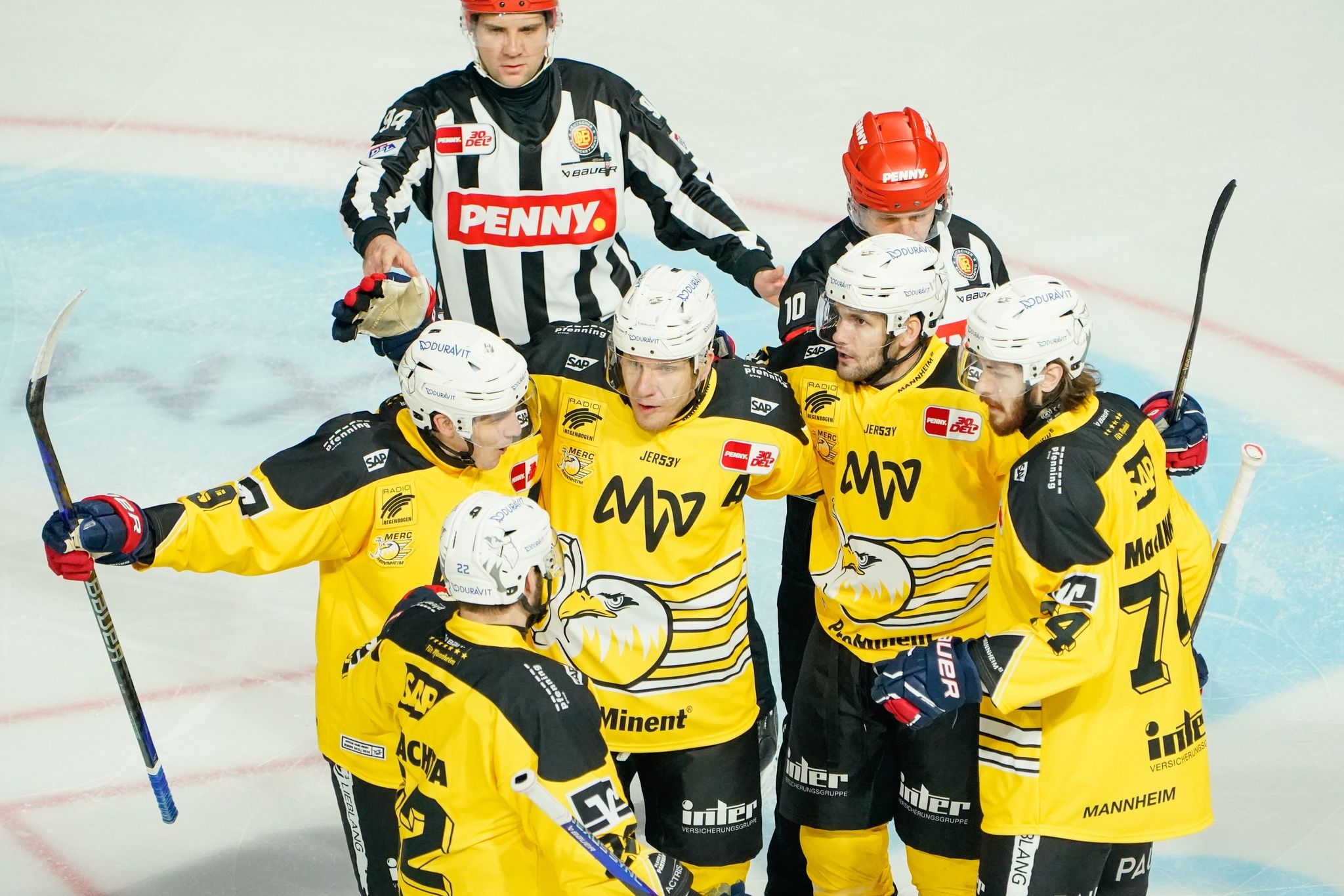 Berlin wartet: Adler Mannheim zieht ins Viertelfinale ein