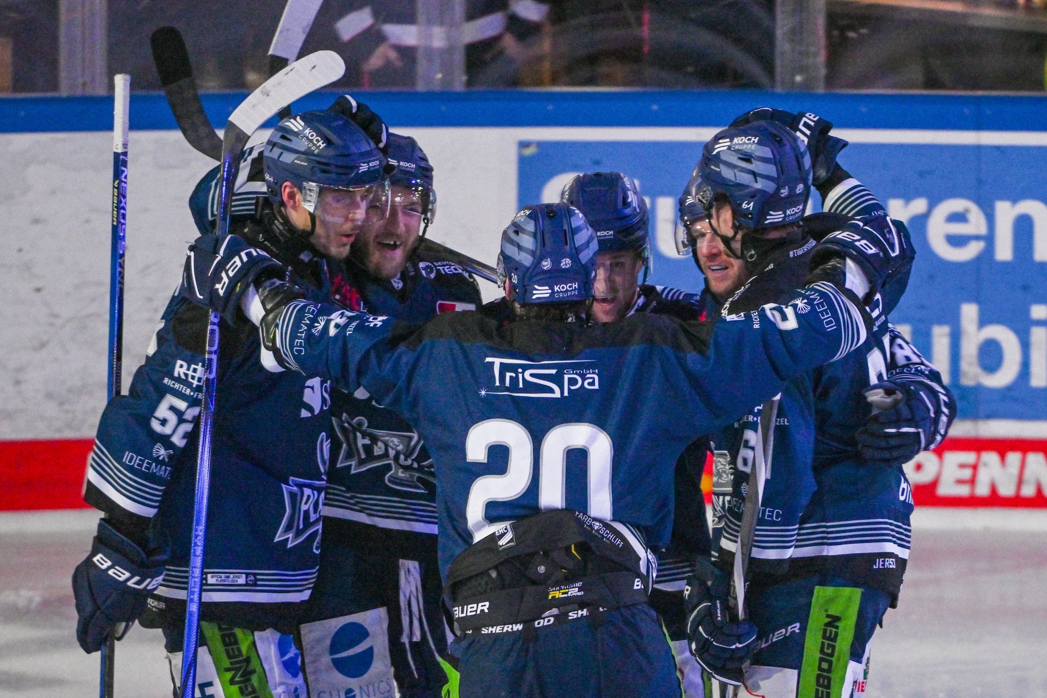 Berlin wartet: Straubing erreicht DEL-Halbfinale