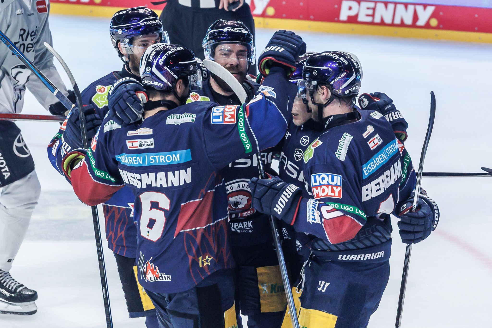Eisbären Berlin gewinnen erstes DEL-Finale gegen Köln