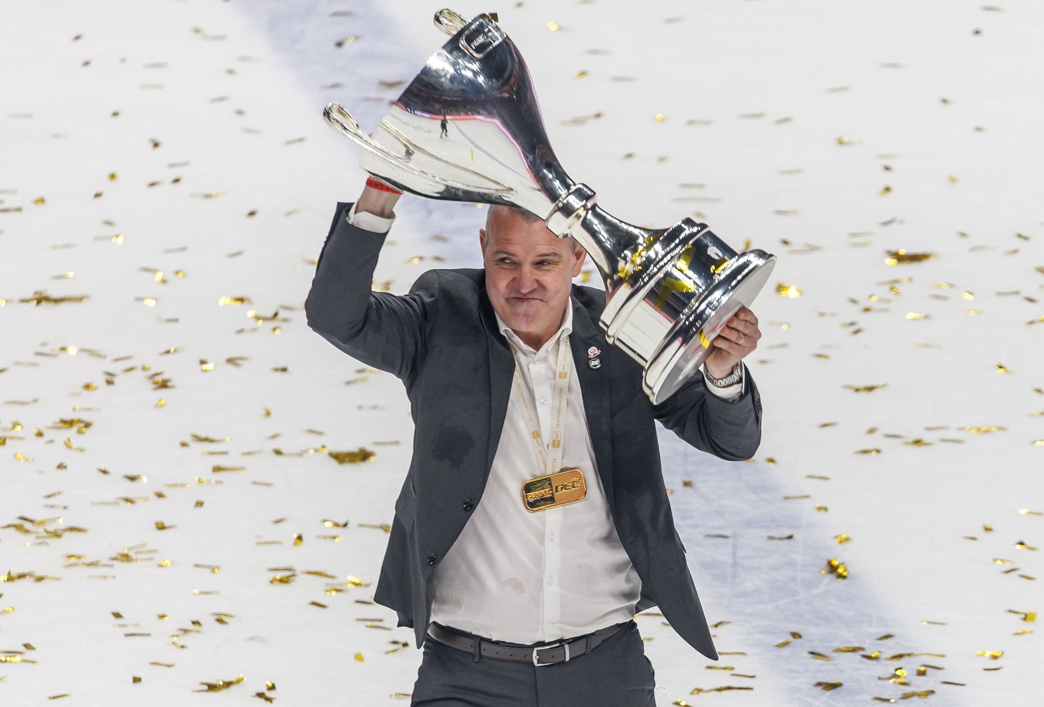 Eisbären verlängern vorzeitig mit Meistertrainer Aubin
