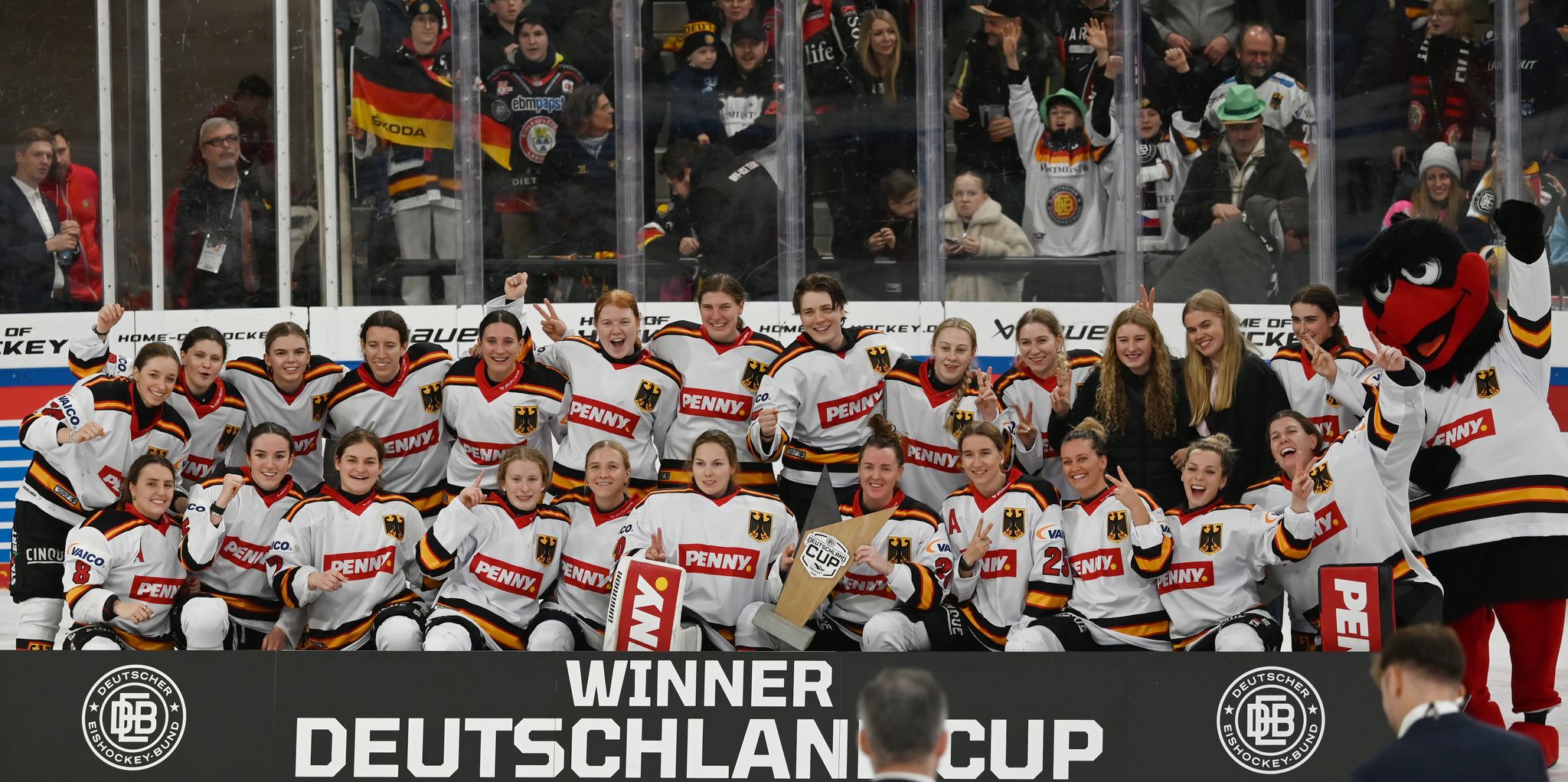 Eishockey-Frauen verabschieden sich mit Titelverteidigung