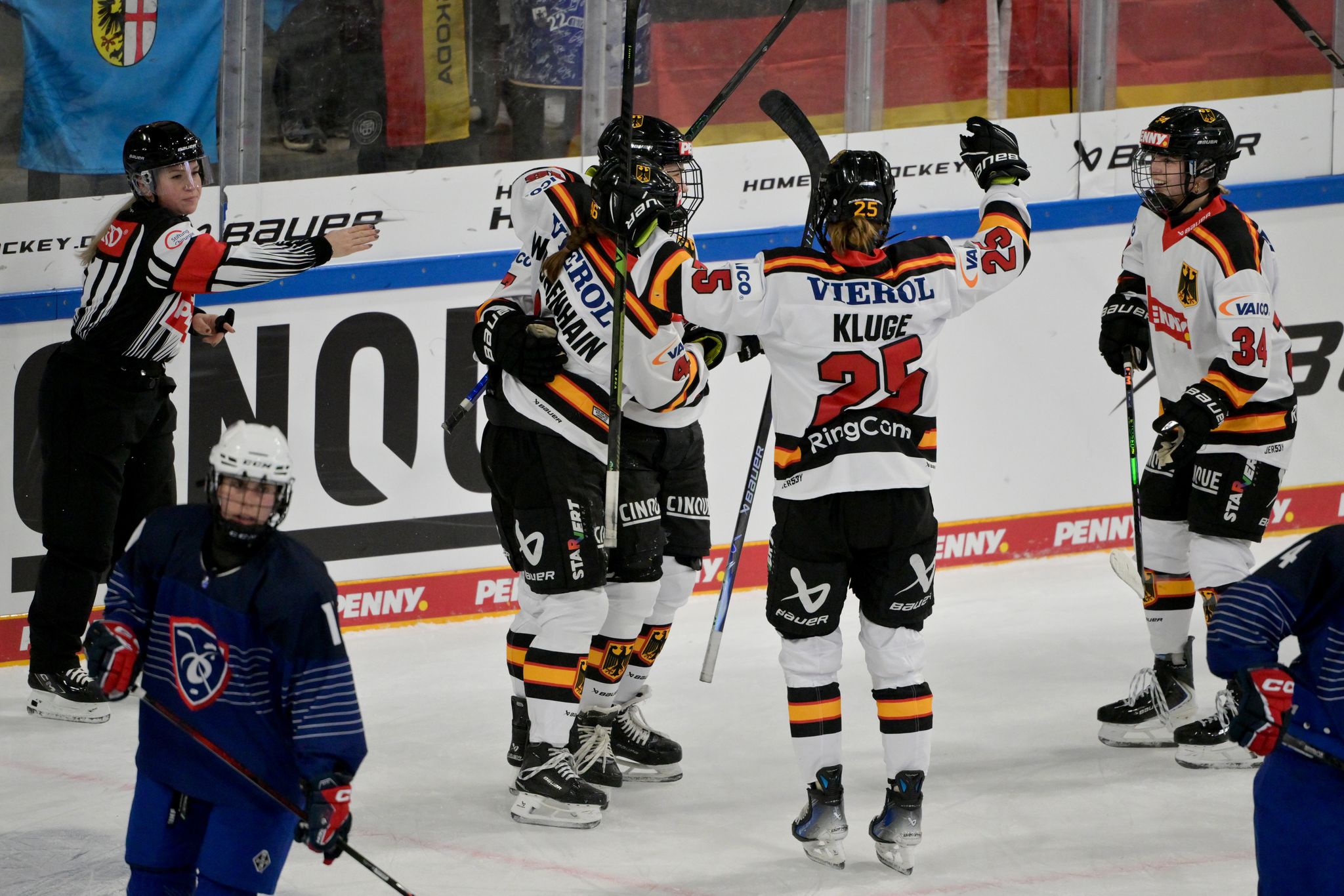 Eishockey-Frauen siegen im Penalty-Krimi gegen Frankreich