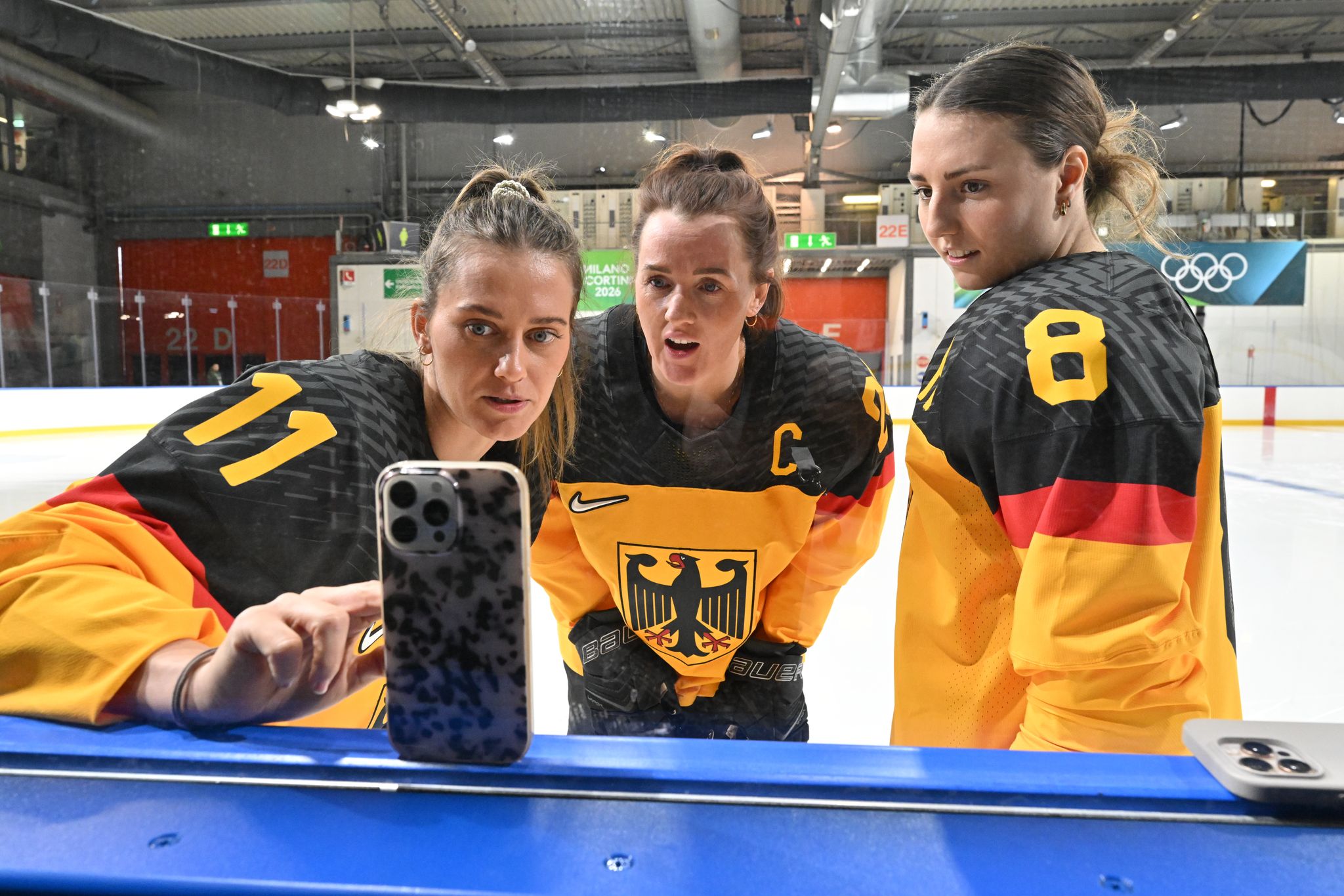 Forsches Ziel und Systemfehler: Start der Eishockey-Frauen