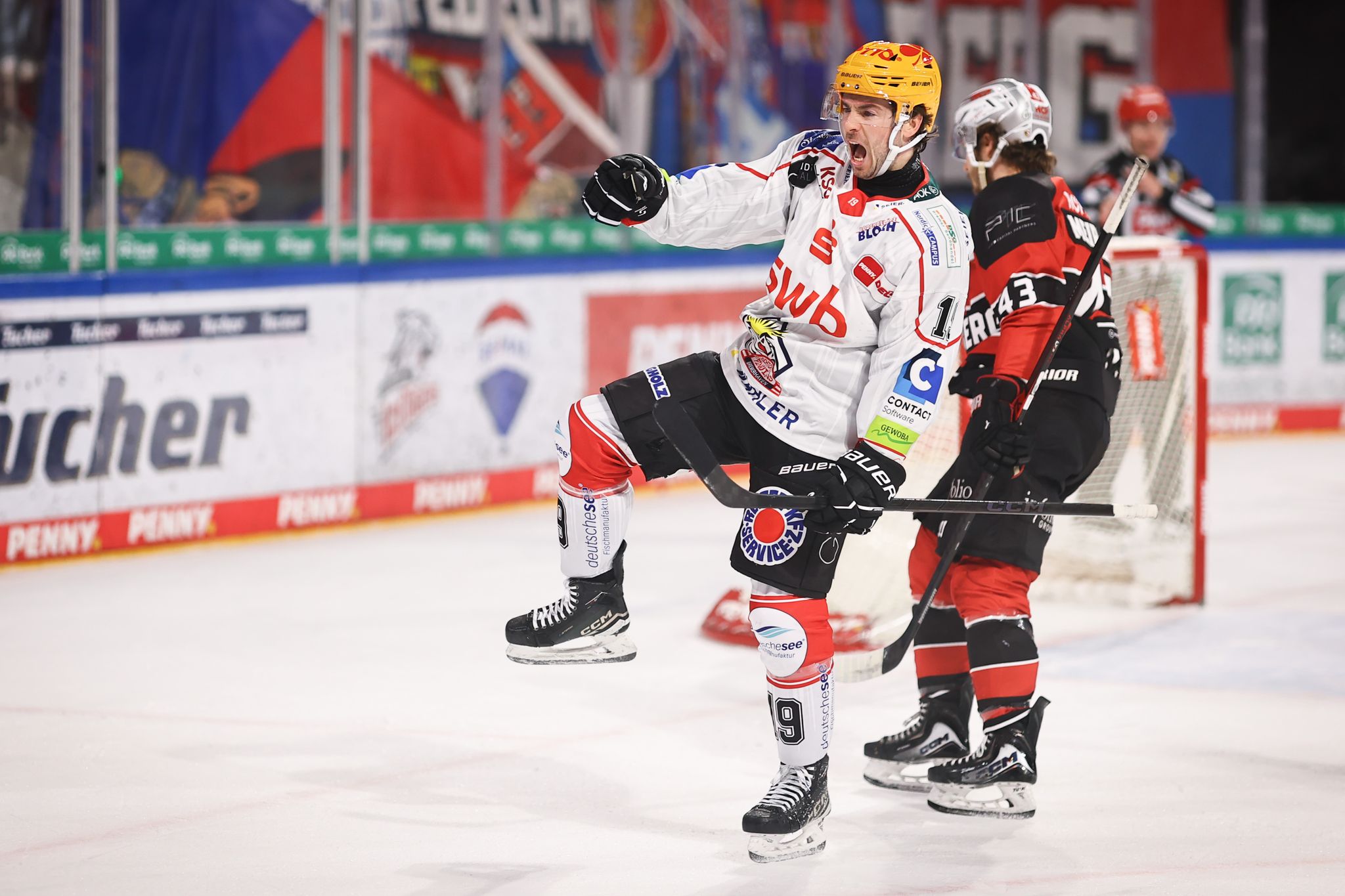 3:2 in Nürnberg: Bremerhaven erreicht DEL-Viertelfinale