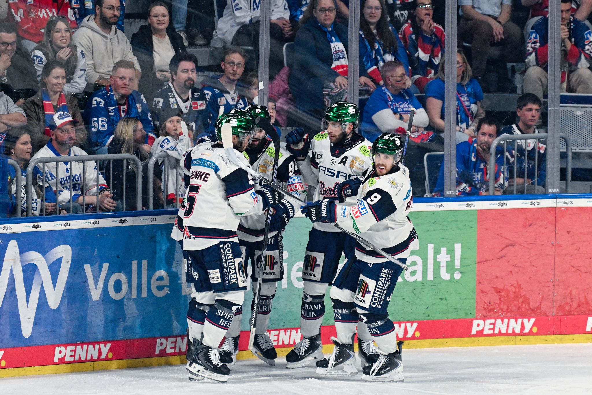 7:3 in Mannheim: Effektive Eisbären machen ersten Schritt