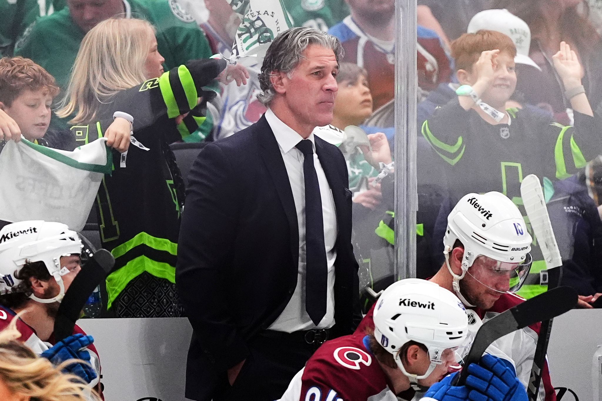 NHL-Trainer Bednar durch Puck verletzt