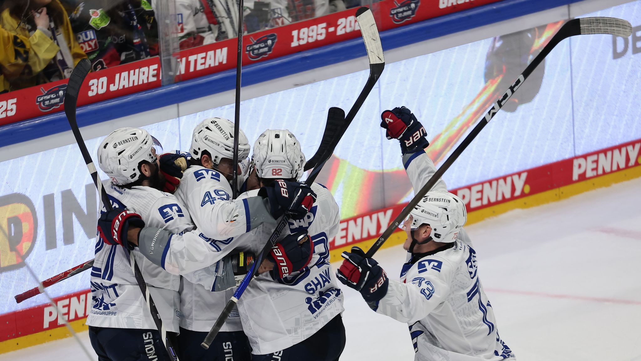 Eisbären-Meisterparty vertagt: Mannheim für Moral belohnt